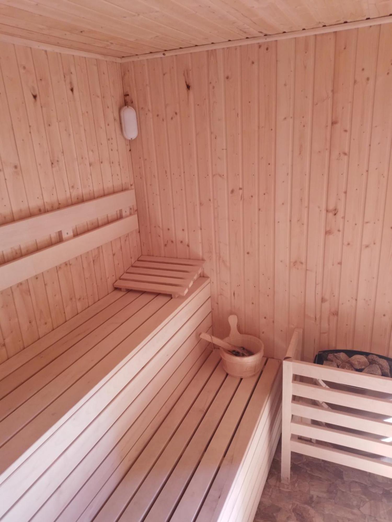Timi Kulcsoshaz Hotel Lazarea Ngoại thất bức ảnh