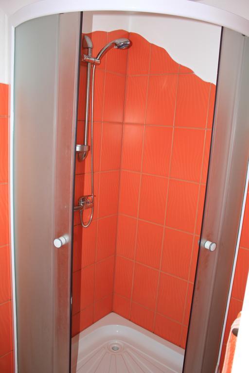 Timi Kulcsoshaz Hotel Lazarea Ngoại thất bức ảnh