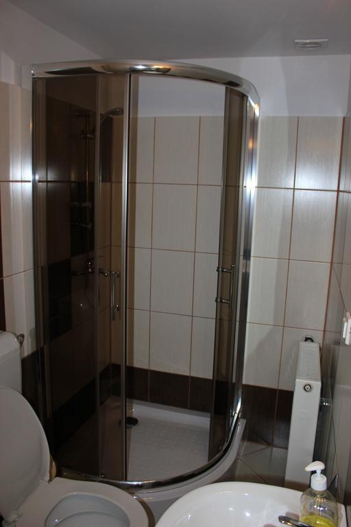 Timi Kulcsoshaz Hotel Lazarea Ngoại thất bức ảnh